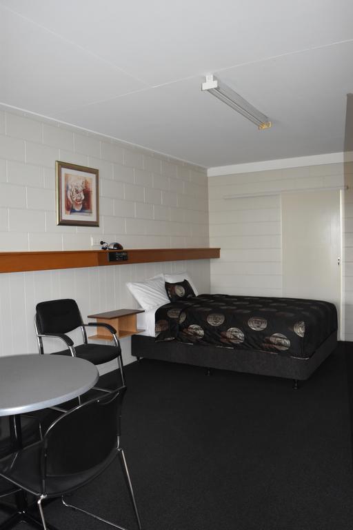 Black Diamond Motel Blackwater Habitación foto